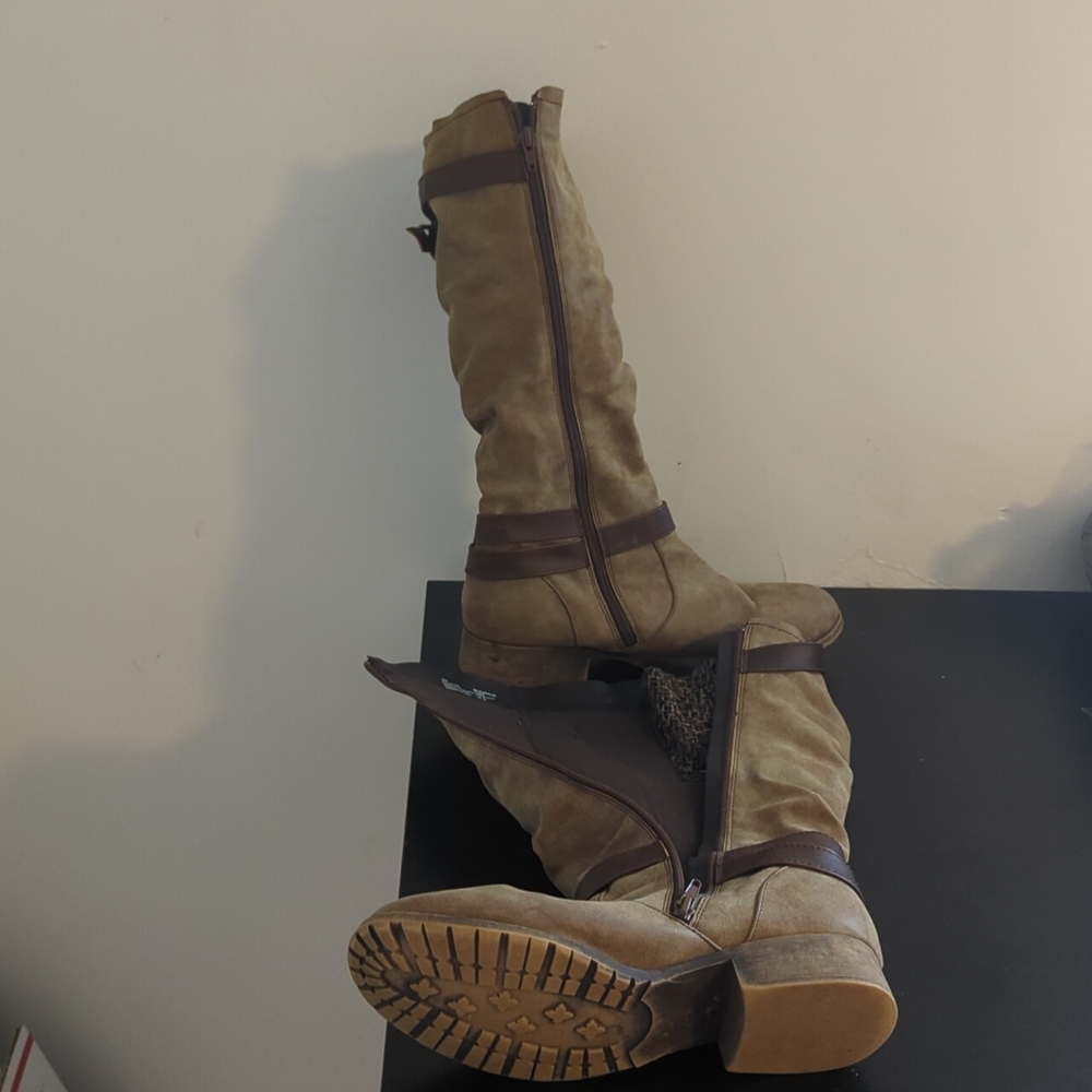 Women's Boots sz 10